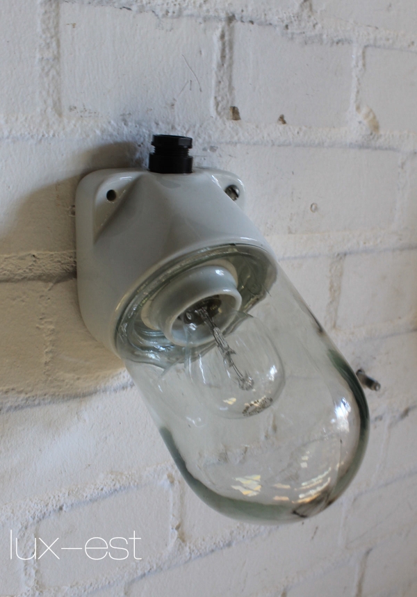 'BERLIN M 30°' Bauhaus Wandlampe Industrie Lampe Porzellan Glas
